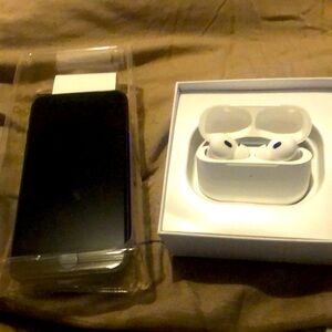 Apple IPhone SE 2nd Gen/ 64GB
AirPod Pro Gen